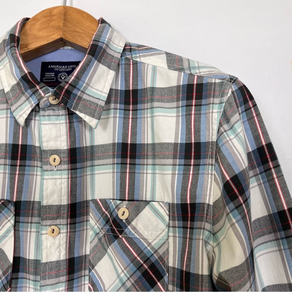 AEO Men’s Flannel White & Grey Plaid Button-Up Shirt‎ Size Large Cottagecore